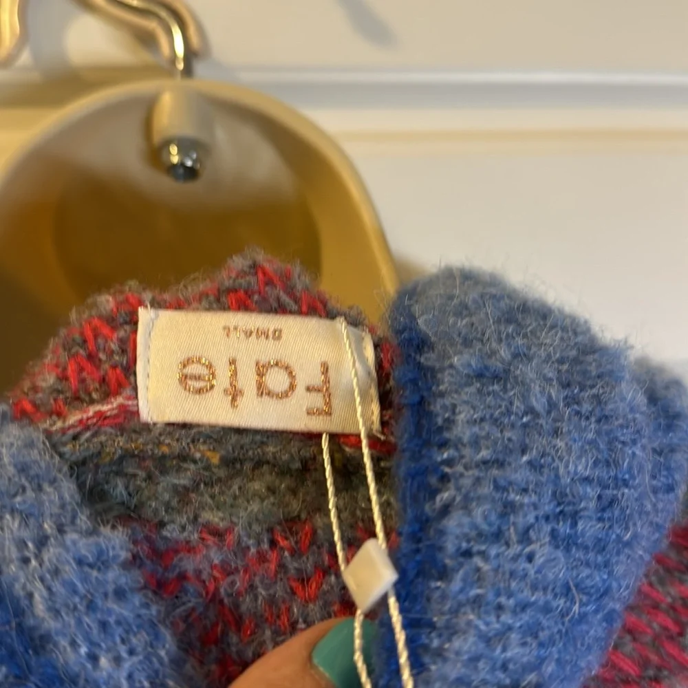 Fate Telluride Sweater small NWT - Picture 10 of 11